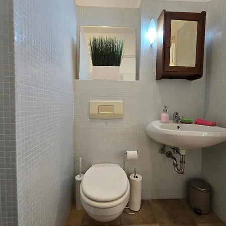 Rakoczi Ter Downtown Near 4-6 Tram Apartment *