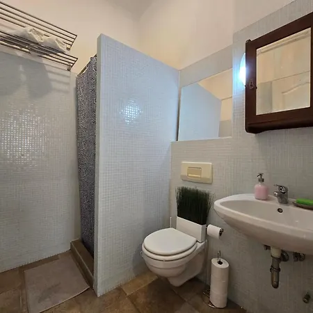 Apartment Rakoczi Ter Downtown Near 4-6 Tram *