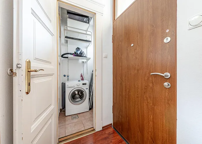 Apartament Rákóczi Tér Cozy Peaceful Ac, Metro Budapesta